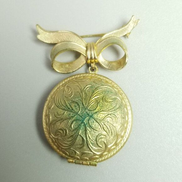 Vintage Round Gold Tone Locket Pendant with Bow Shape Brooch, Photo Estate - Picture 3 of 6